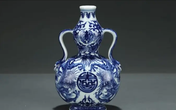 青花龙纹福寿绶带葫芦瓶