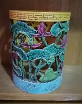 清代五彩镂雕花卉纹笔筒 附:大清乾隆年制官窑款识